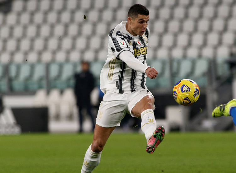 星空体育下载关于欧冠今晨再迎强敌，深圳队单刀错失，主帅态度——赛场秩序良好，团队化学反应显著的信息